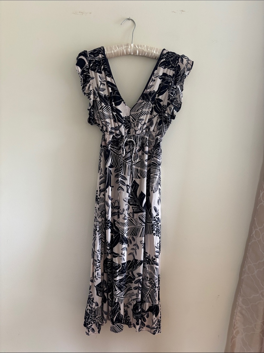 Navy & Cream Floral V-Neck Maxi Dress With Flutter Sleeves
